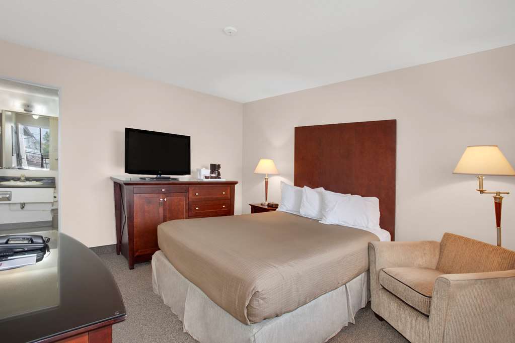 Thriftlodge Saskatoon Phòng bức ảnh