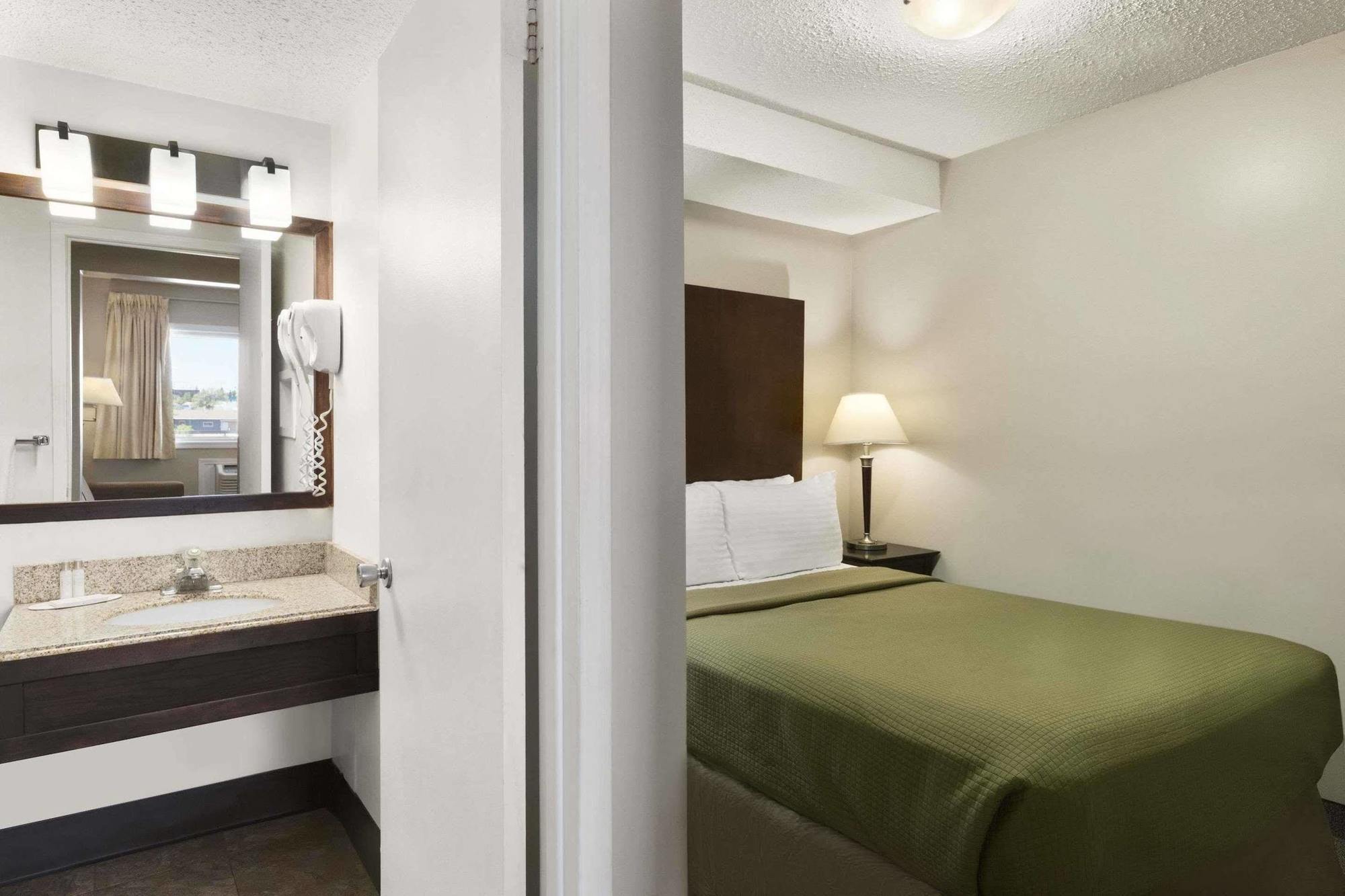 Thriftlodge Saskatoon Ngoại thất bức ảnh